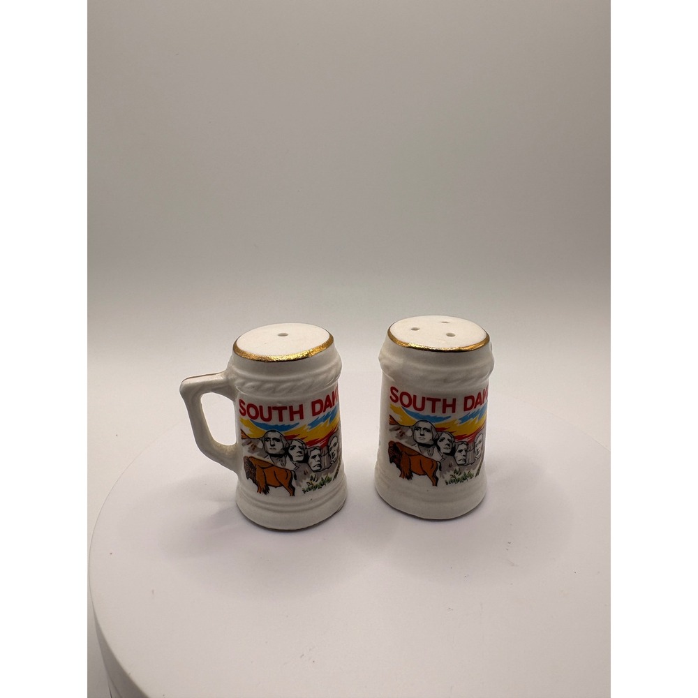 Vintage South Dakota Mount Rushmore Bone China Salt & Pepper Shakers Japan Set